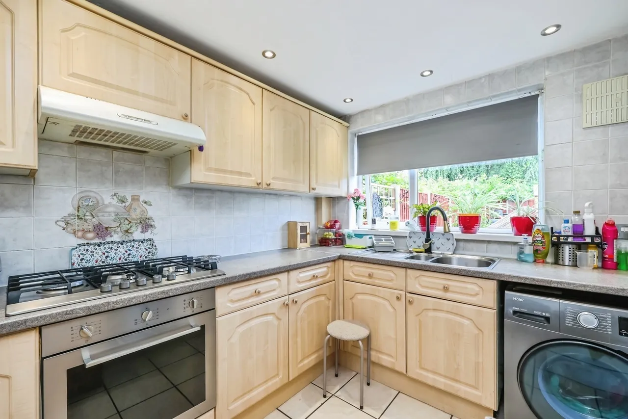 Listowel Crescent, Clifton, Nottingham, NG11, photo 7