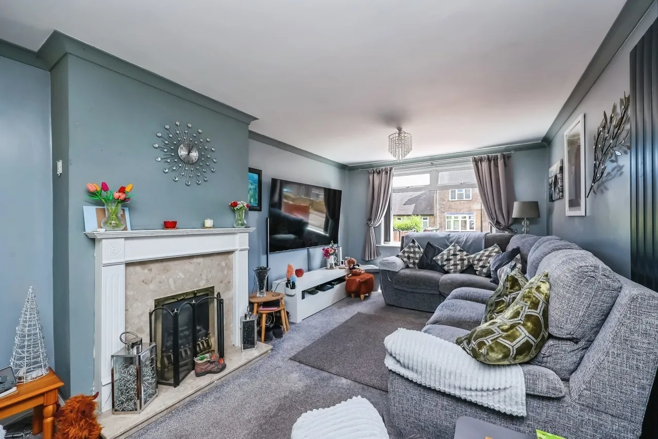 Listowel Crescent, Clifton, Nottingham, NG11, photo 3