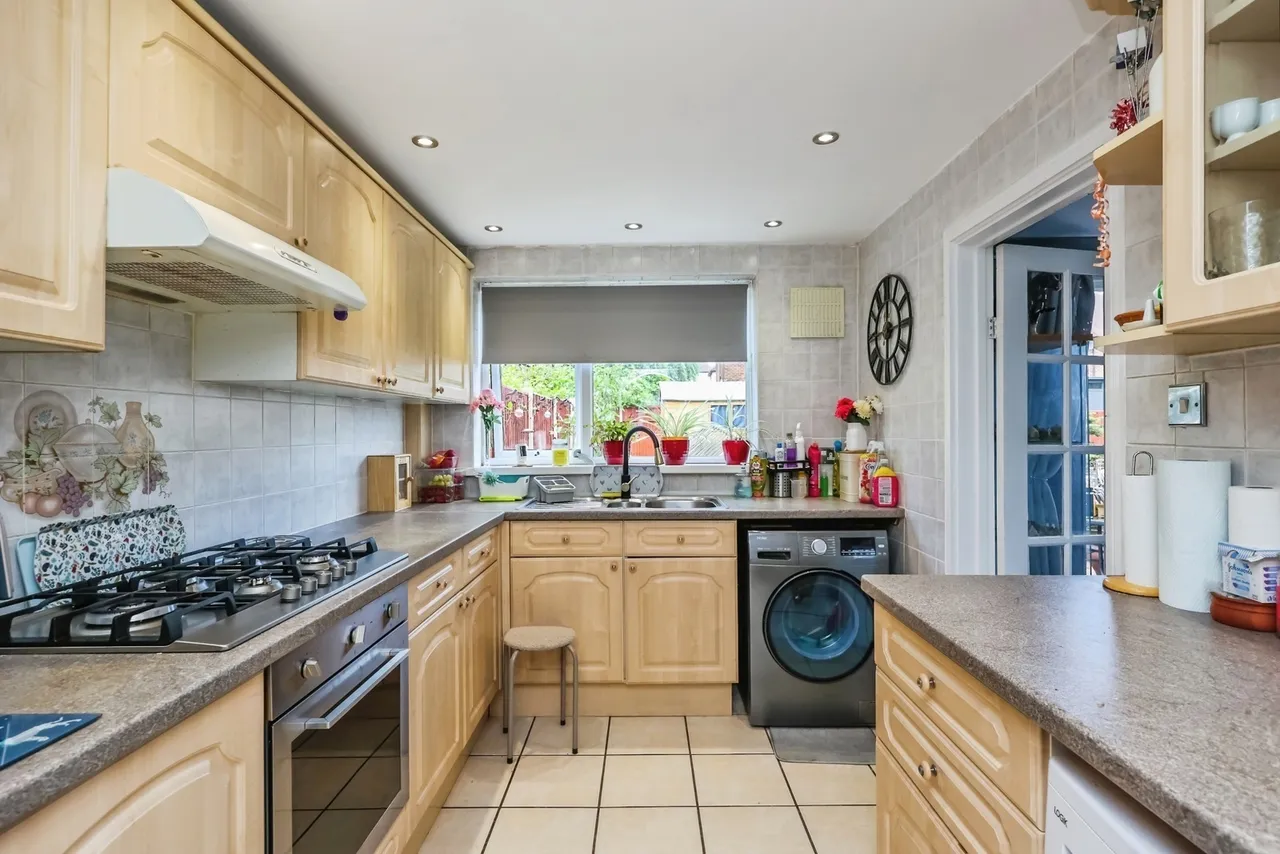 Listowel Crescent, Clifton, Nottingham, NG11, photo 5
