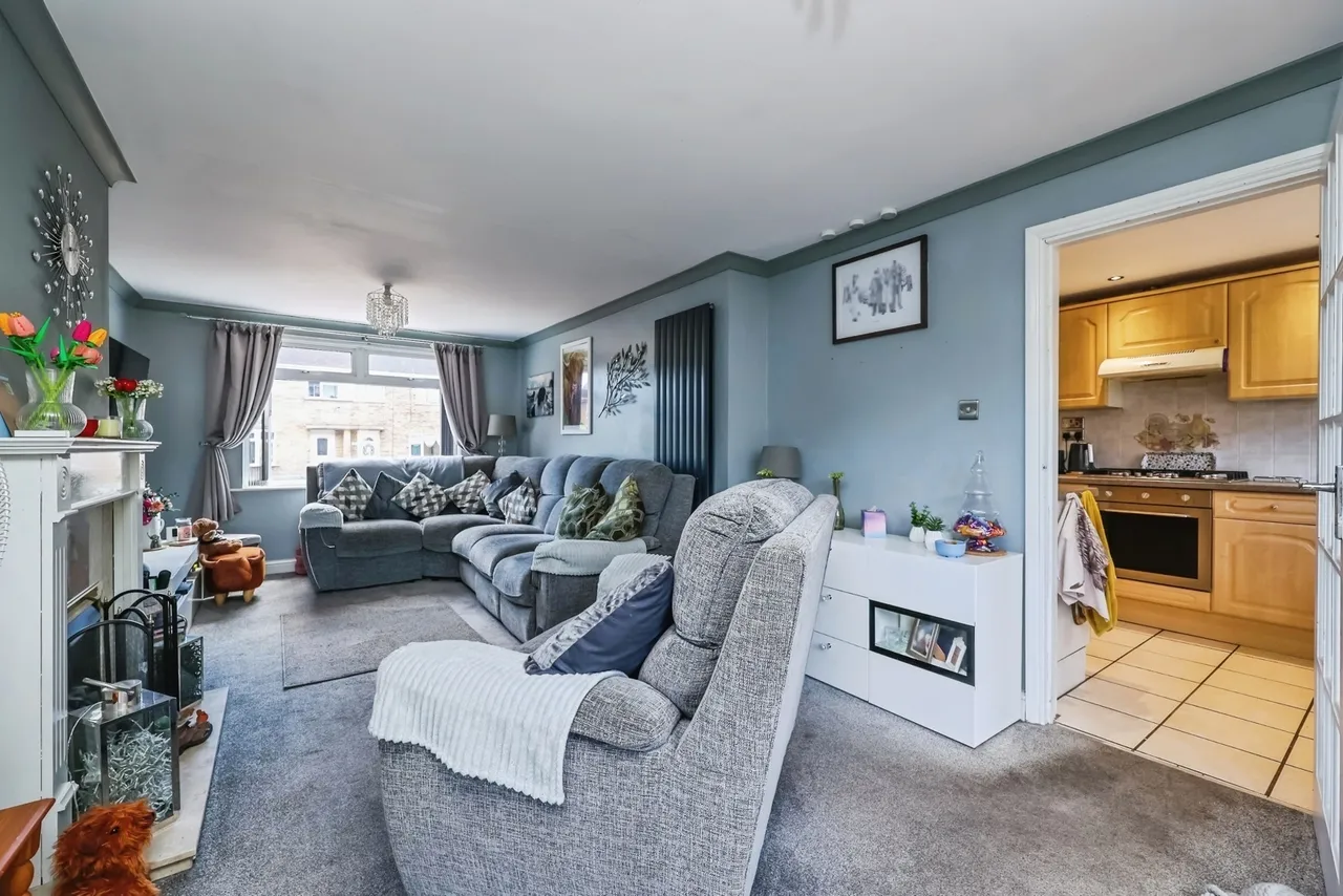 Listowel Crescent, Clifton, Nottingham, NG11, photo 6