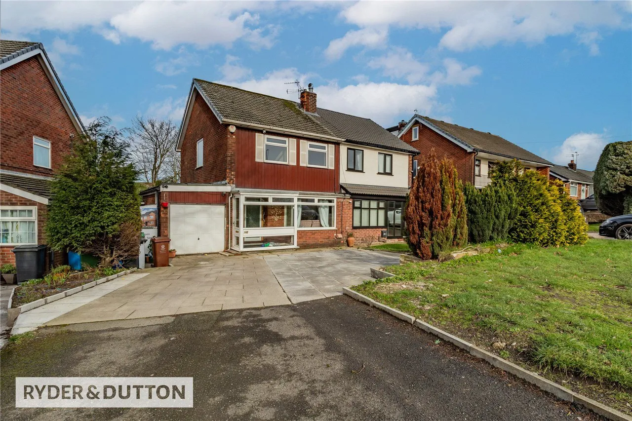 3 bed house for sale, Broadway, Royton, OL2