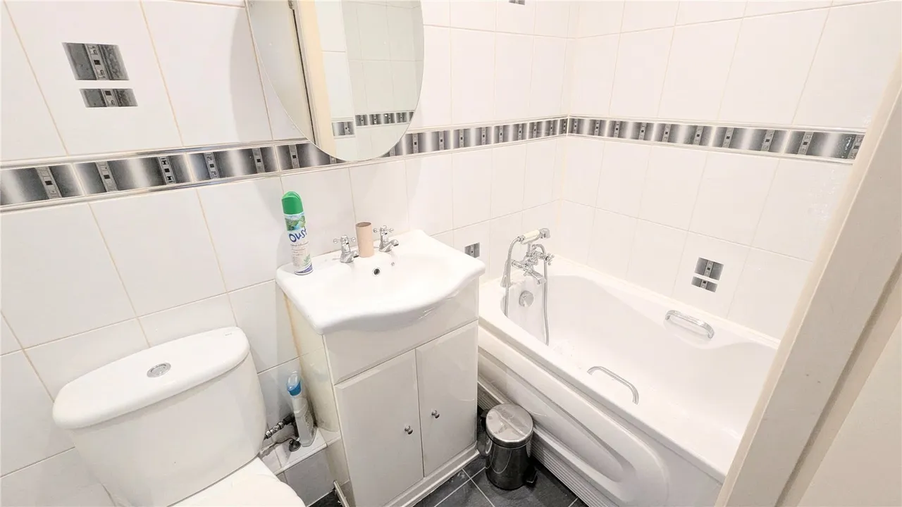 Brunshaw Road, Burnley, Lancashire, BB10, photo 5