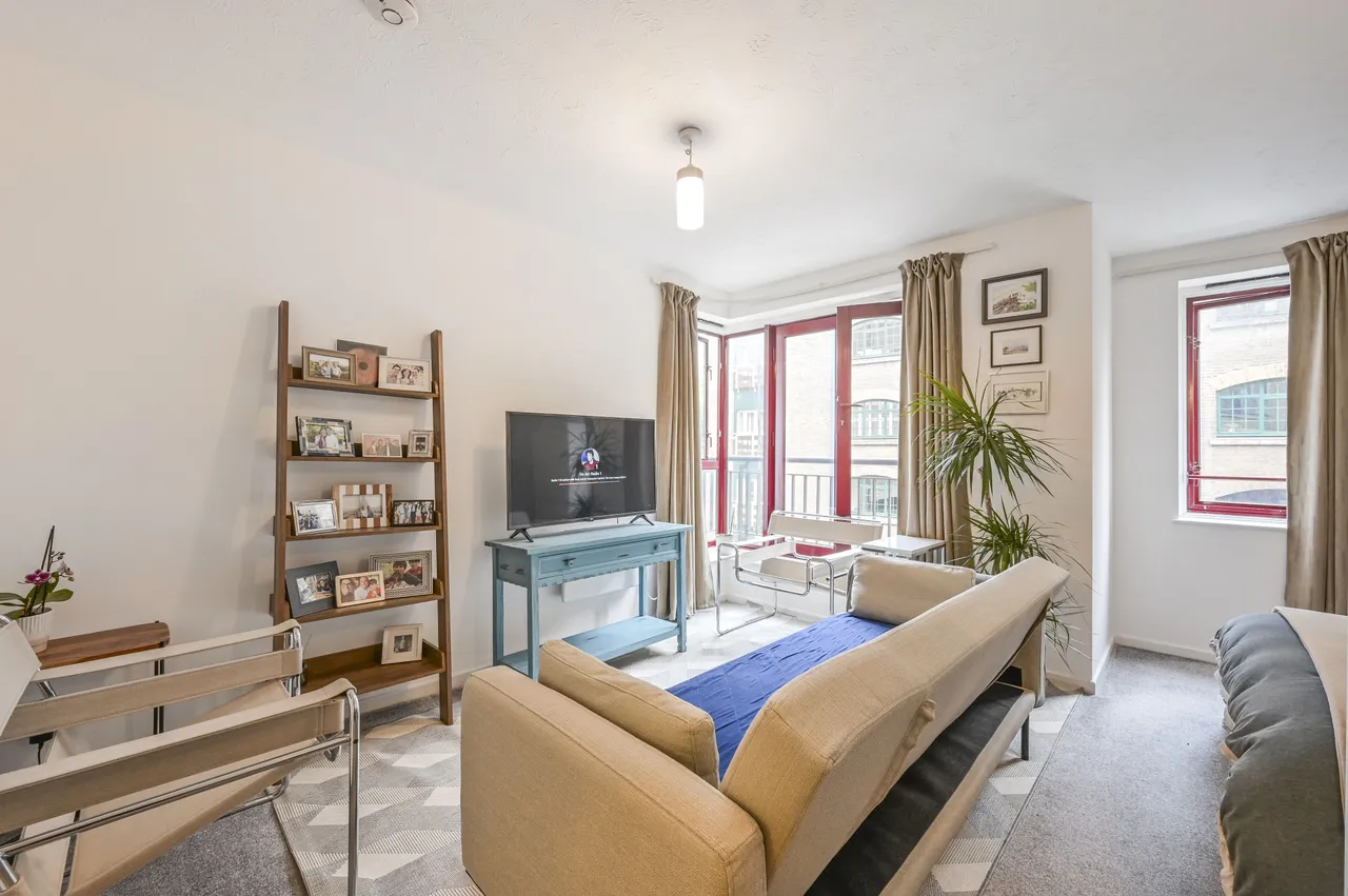 flat for sale — Flat 6 Towerside, 150 Wapping High Street, London