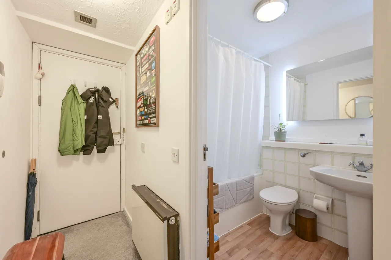 Flat 6 Towerside, 150 Wapping High Street, London, photo 7