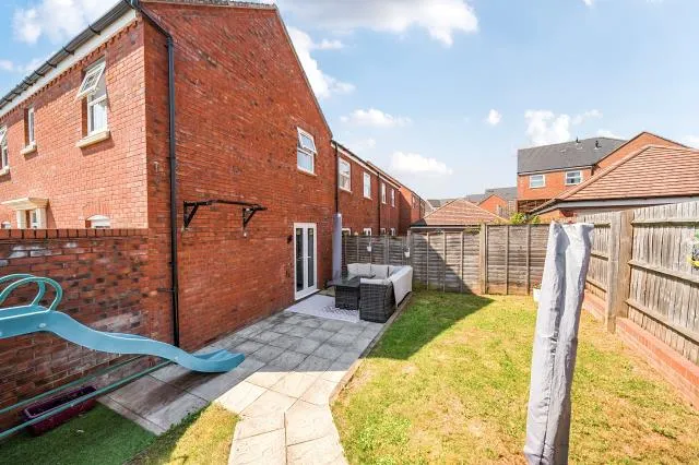 Bran Rose Way, Holmer, HR1, photo 11