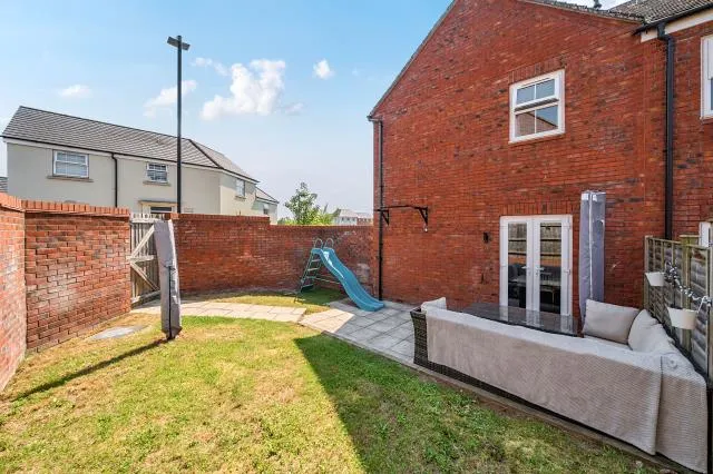 Bran Rose Way, Holmer, HR1, photo 12