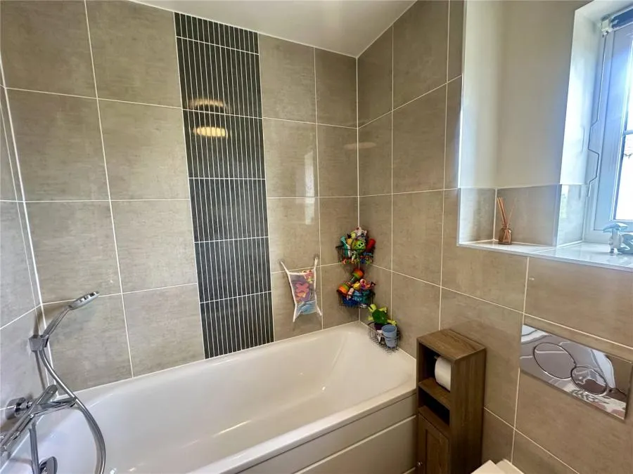 Bran Rose Way, Holmer, HR1, photo 8