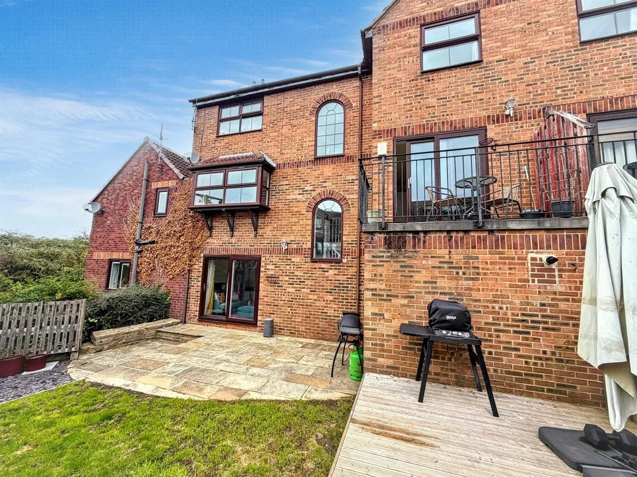 Wharfe Court, Silsden, Keighley, BD20 0QD, photo 21