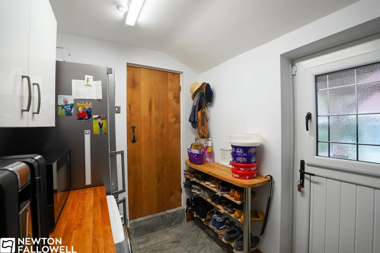 Main Street, Hayton, DN22, photo 9