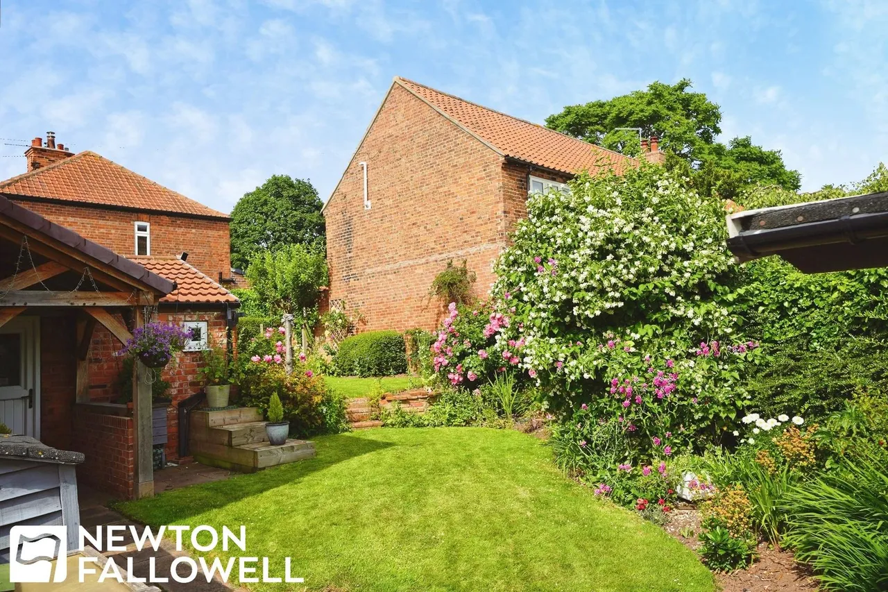 Main Street, Hayton, DN22, photo 23
