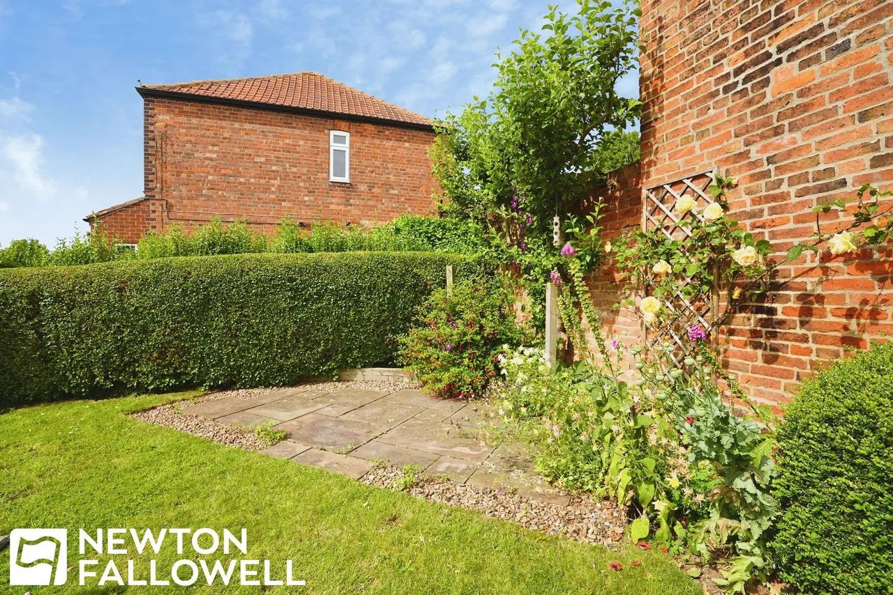 Main Street, Hayton, DN22, photo 25
