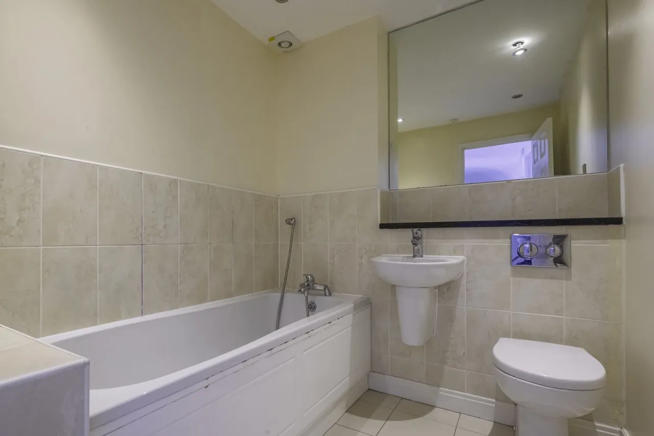 Churn Meadows, Cirencester, GL7, photo 15