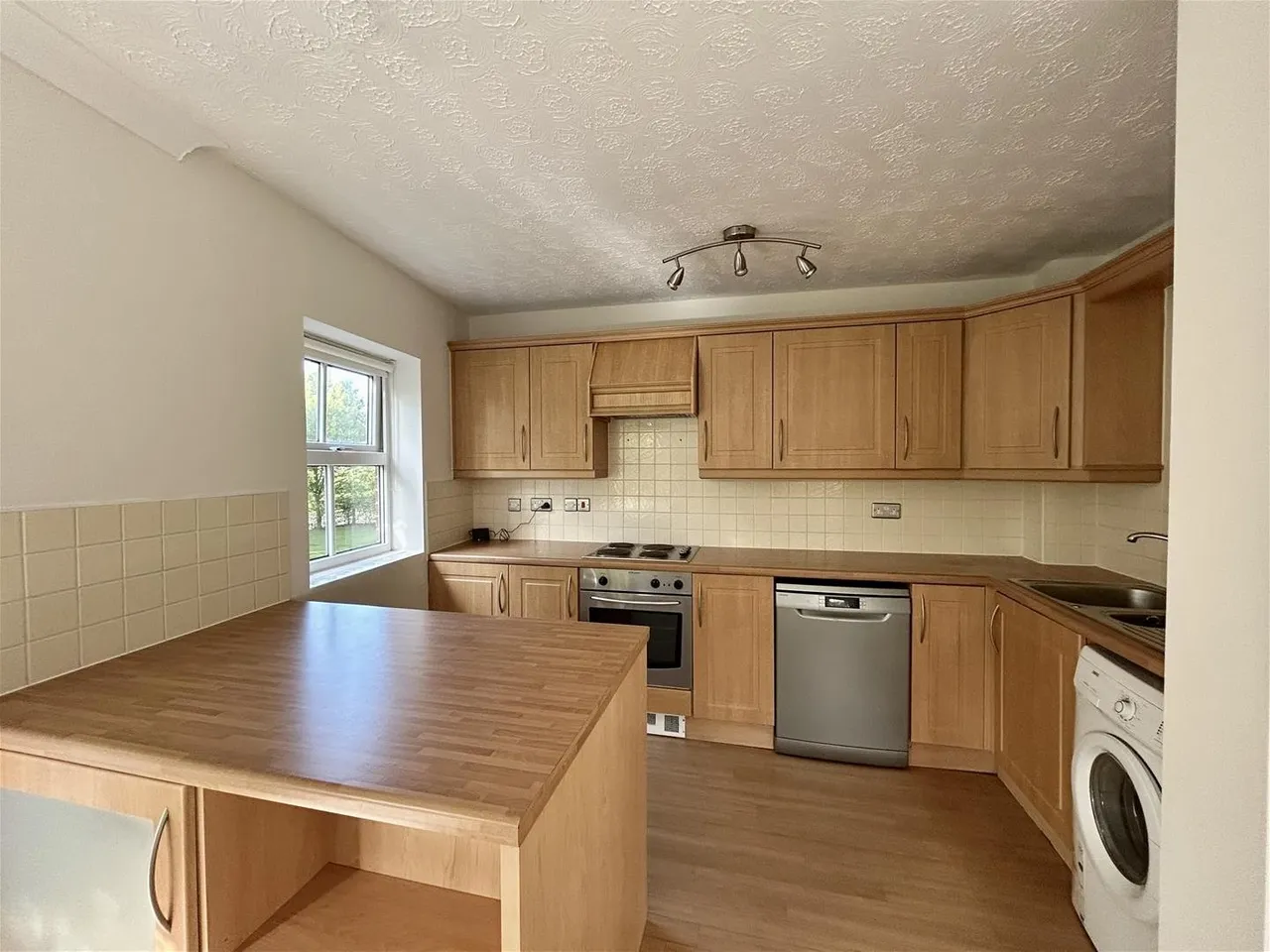 Blakemere Drive, Northwich CW9 8UT, photo 3