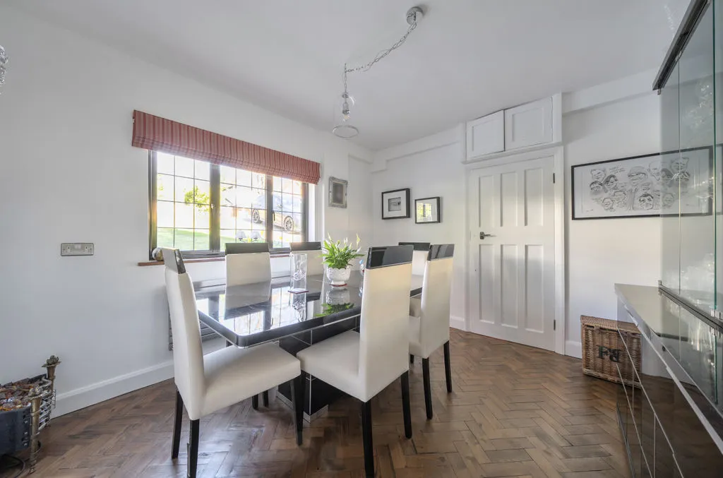 Manor Way, Purley CR8 3BL, photo 9