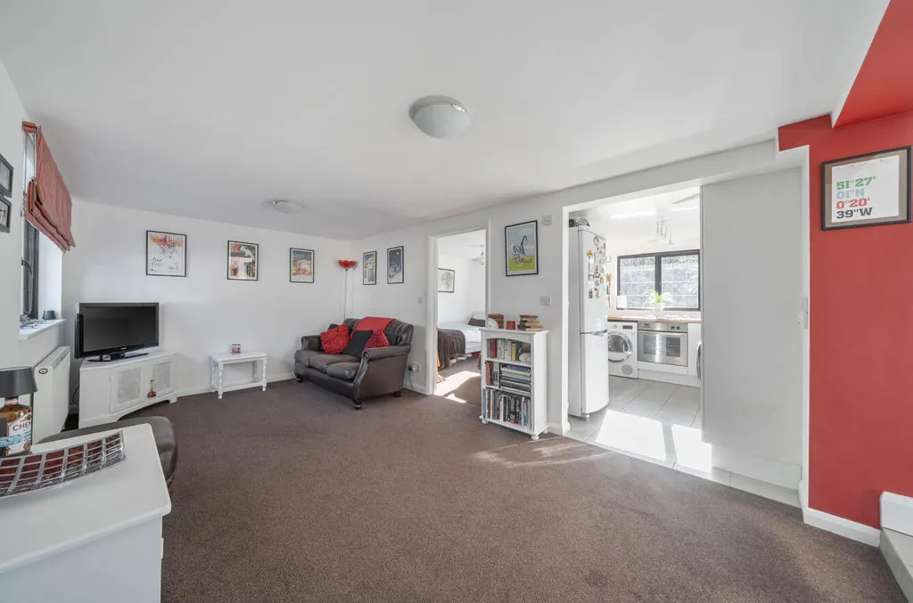 Manor Way, Purley CR8 3BL, photo 8
