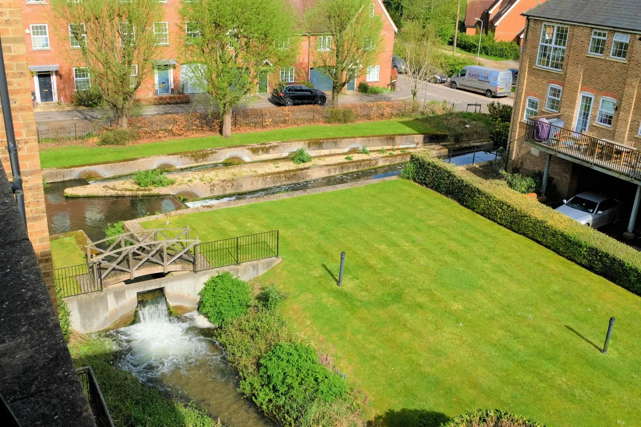 Coaters Lane, Wooburn Green, HP10, photo 13