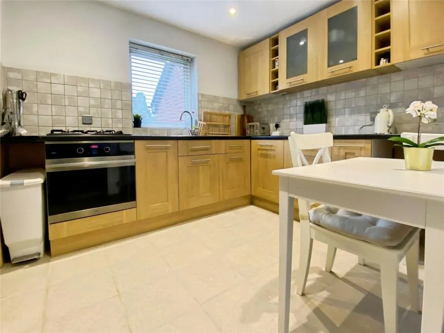 Arnett Avenue, Finchampstead, RG40, photo 4