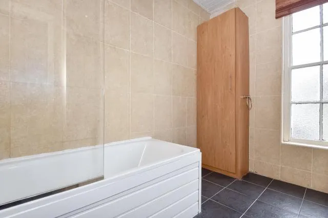 London Road, High Wycombe, HP11, photo 4