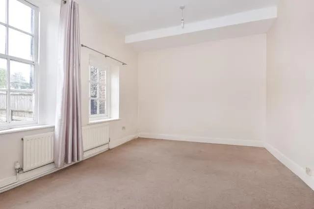 London Road, High Wycombe, HP11, photo 7