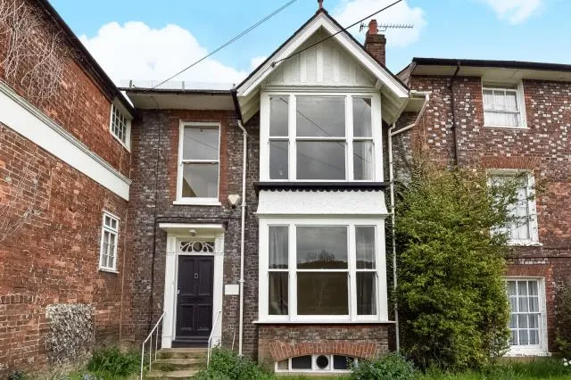 3 bed house to rent, London Road, High Wycombe, HP11