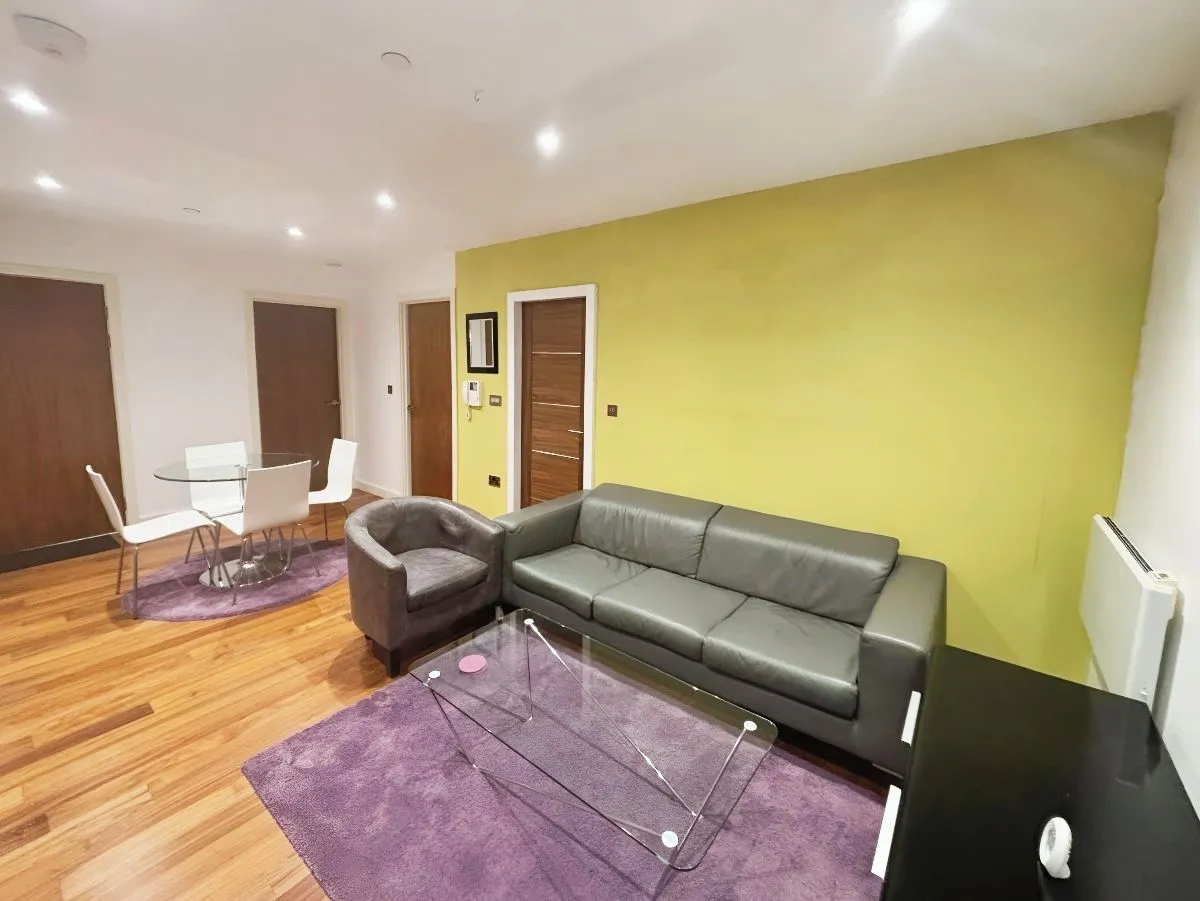 3 bed flat to rent — Millinars Wharf, Manchester, M4 7BD