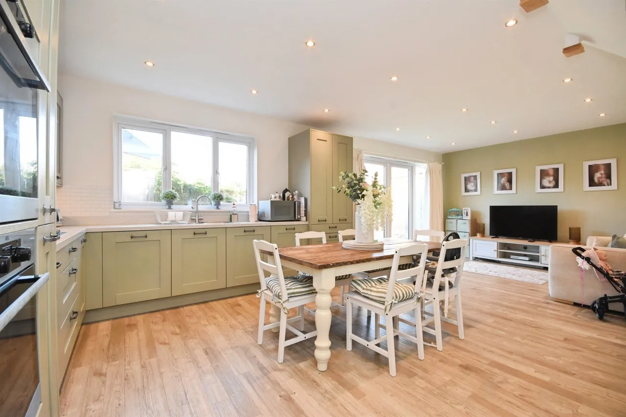 Radley Avenue, Silver End, CM8, photo 4