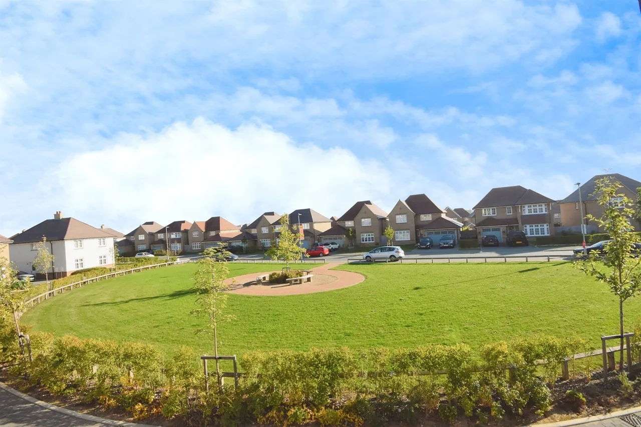 Radley Avenue, Silver End, CM8, photo 2