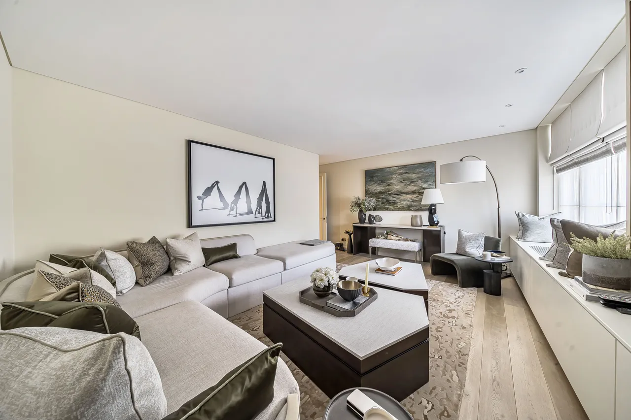 4 Latymer House, 134 Piccadilly, London, photo 2