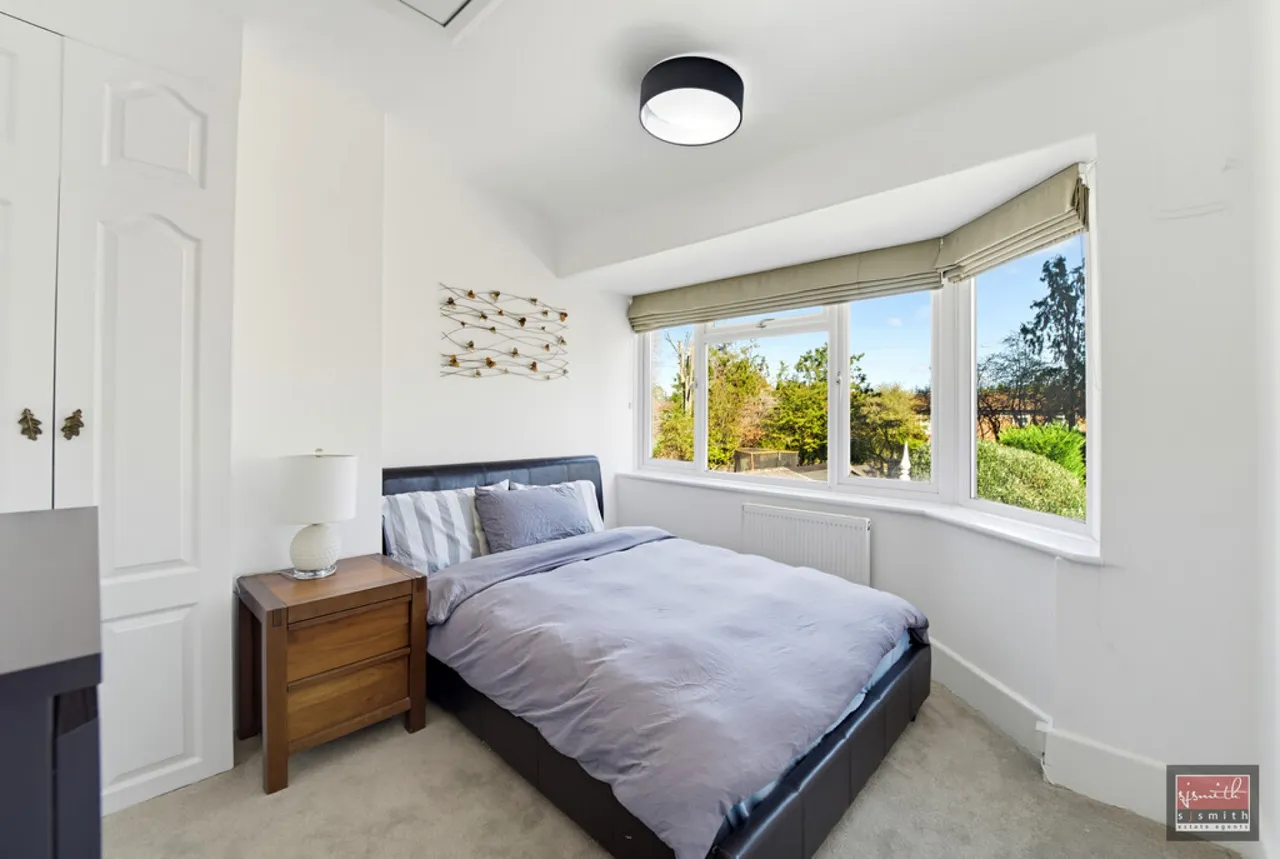 Strodes Crescent, Staines-upon-Thames, TW18, photo 11