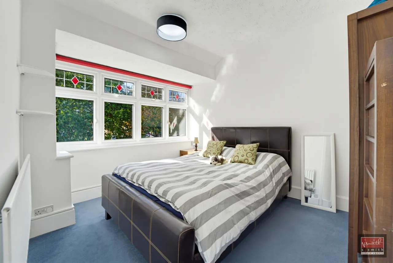 Strodes Crescent, Staines-upon-Thames, TW18, photo 12