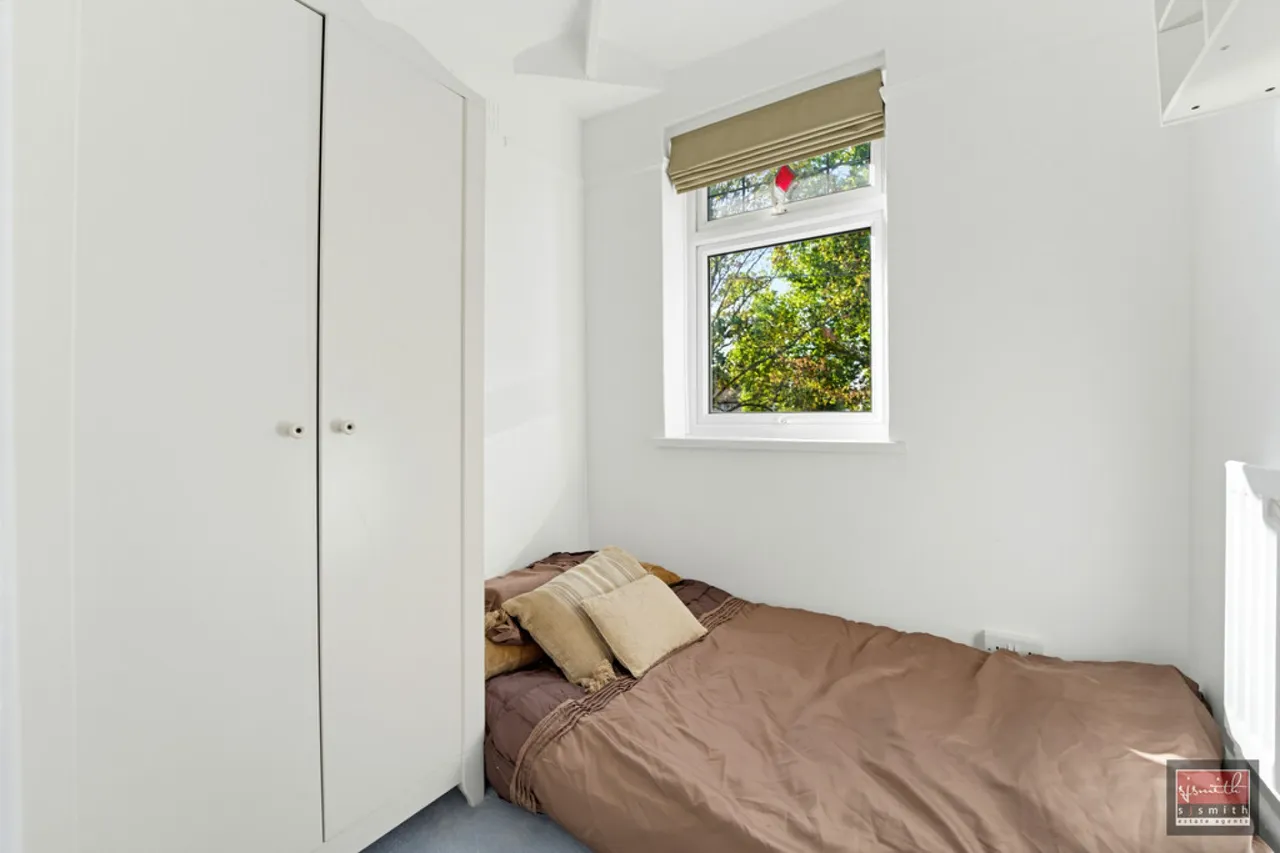 Strodes Crescent, Staines-upon-Thames, TW18, photo 15