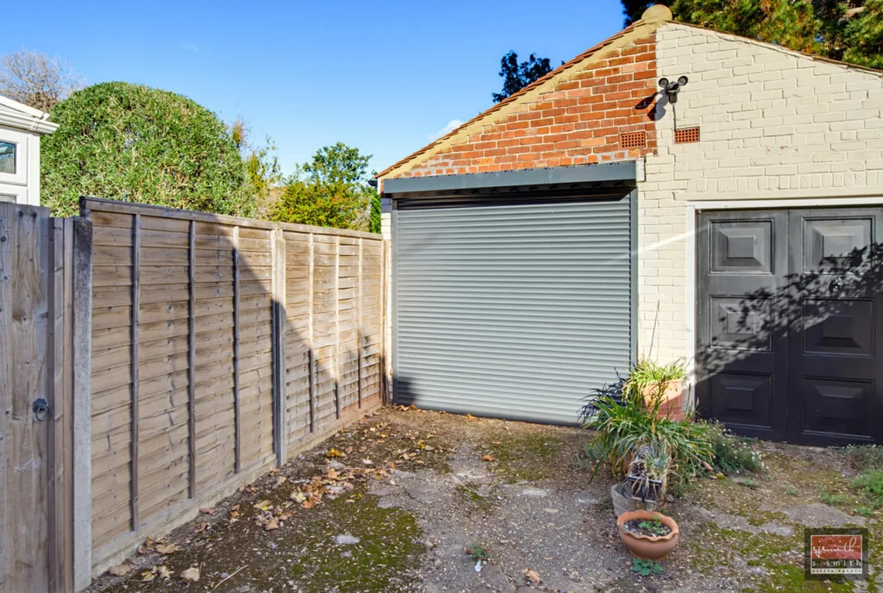 Strodes Crescent, Staines-upon-Thames, TW18, photo 18