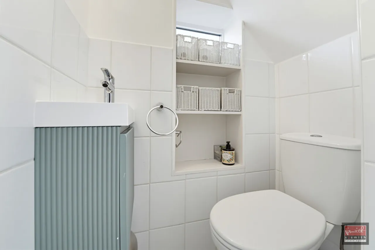 Strodes Crescent, Staines-upon-Thames, TW18, photo 9