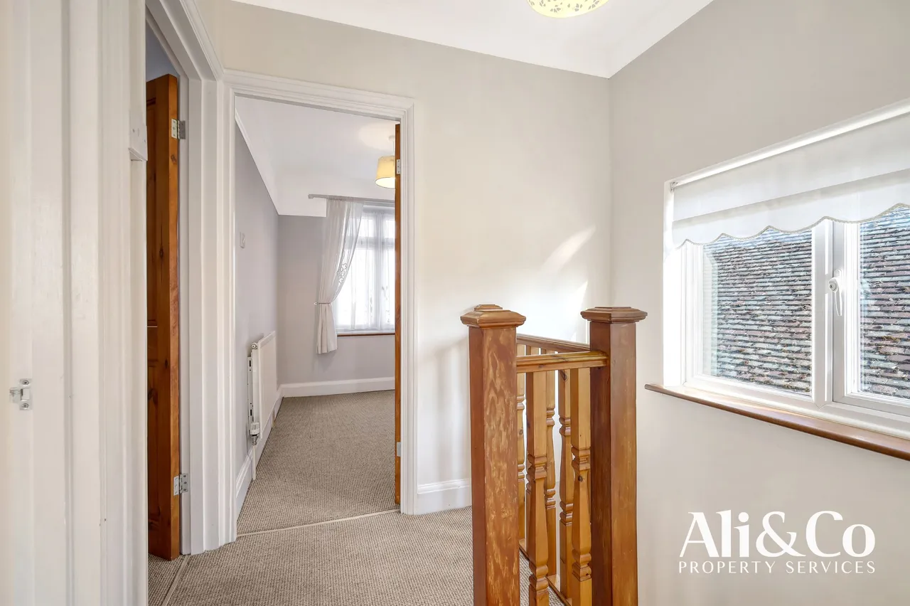 Heathview Road, Grays, Essex, RM16 2RS, photo 9