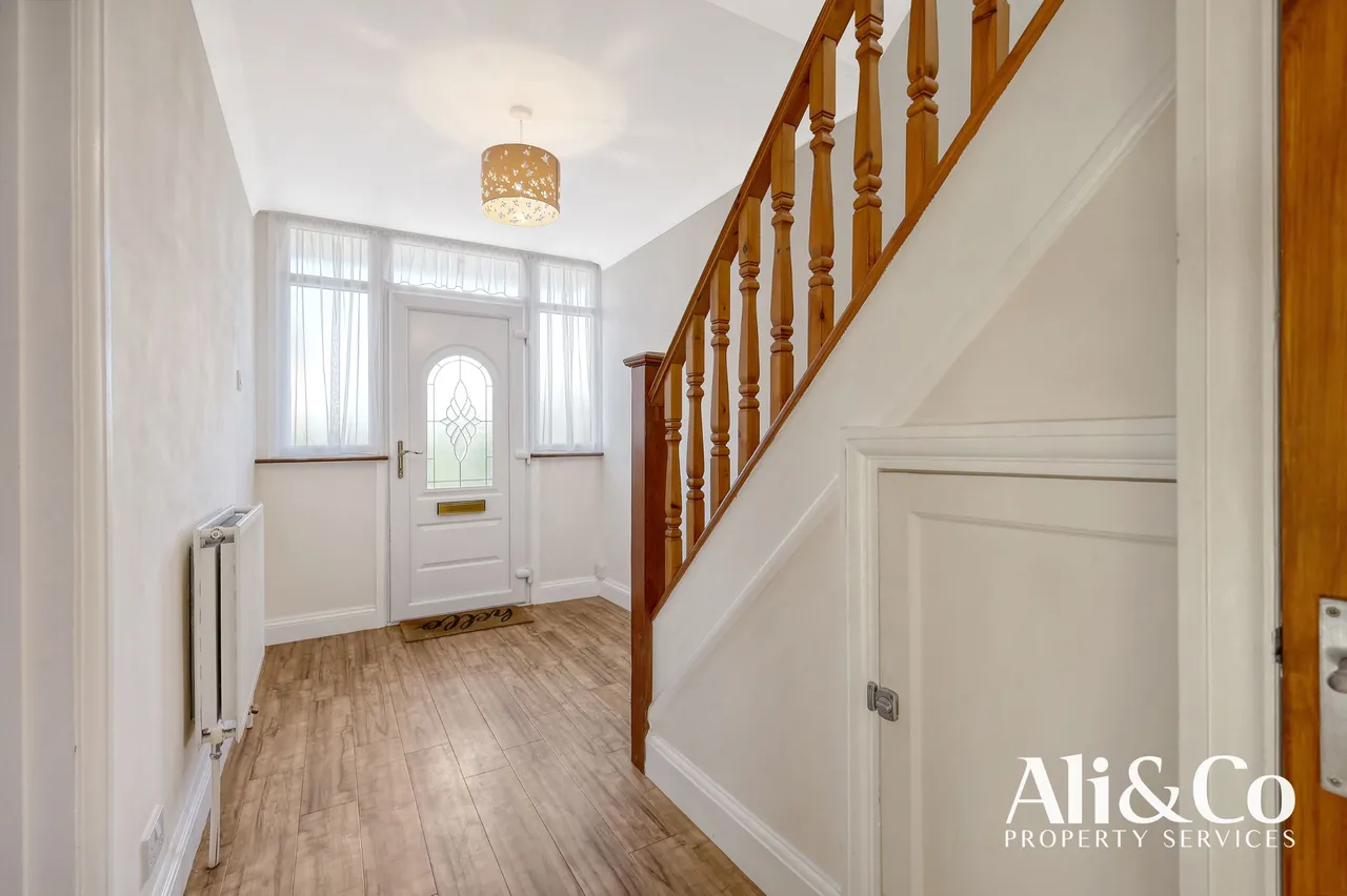 Heathview Road, Grays, Essex, RM16 2RS, photo 11