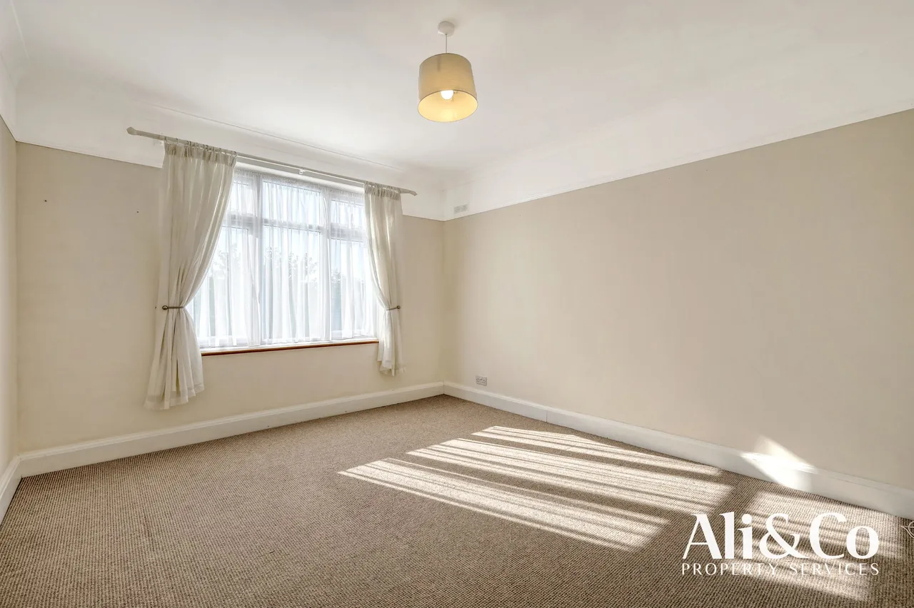 Heathview Road, Grays, Essex, RM16 2RS, photo 16