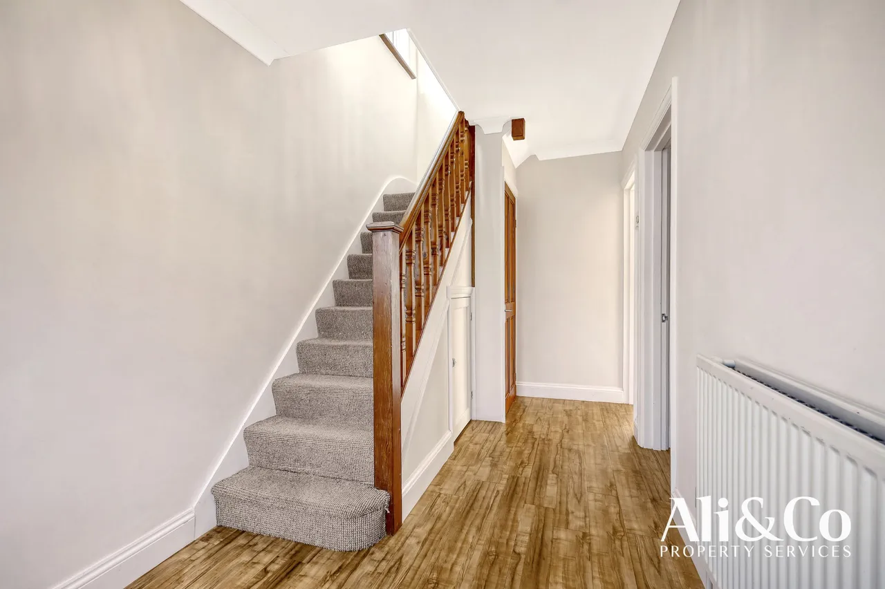 Heathview Road, Grays, Essex, RM16 2RS, photo 8