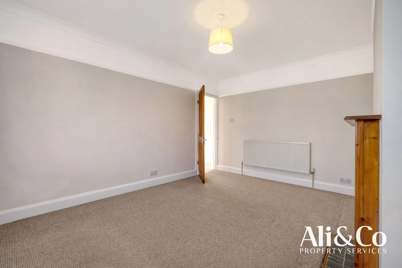 Heathview Road, Grays, Essex, RM16 2RS, photo 15