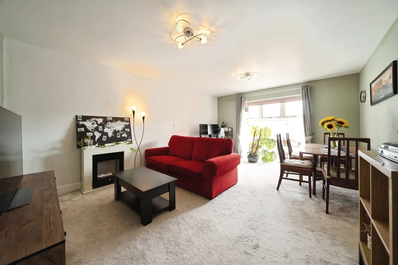 High Street, Addlestone, KT15, photo 5