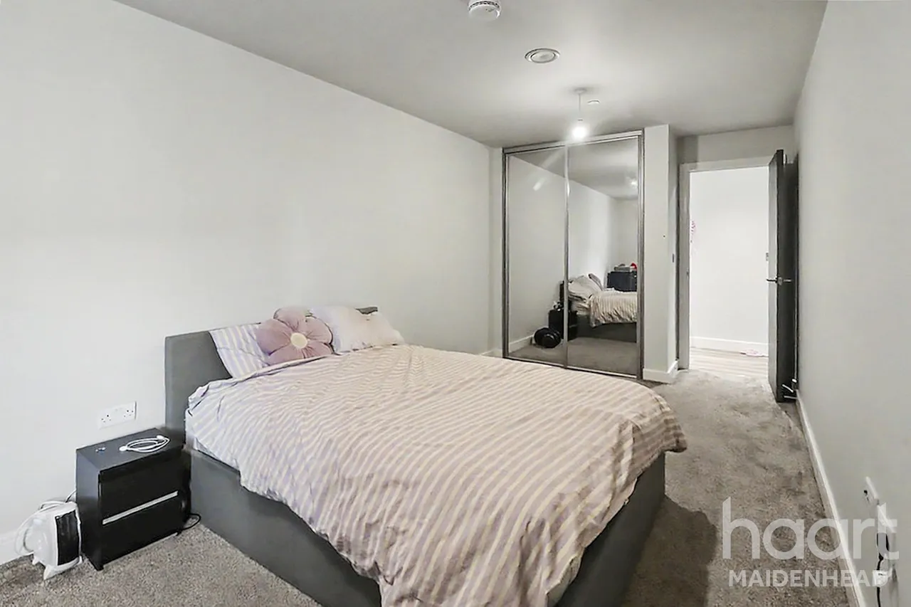 Peterfields Avenue, Slough, SL2, photo 7