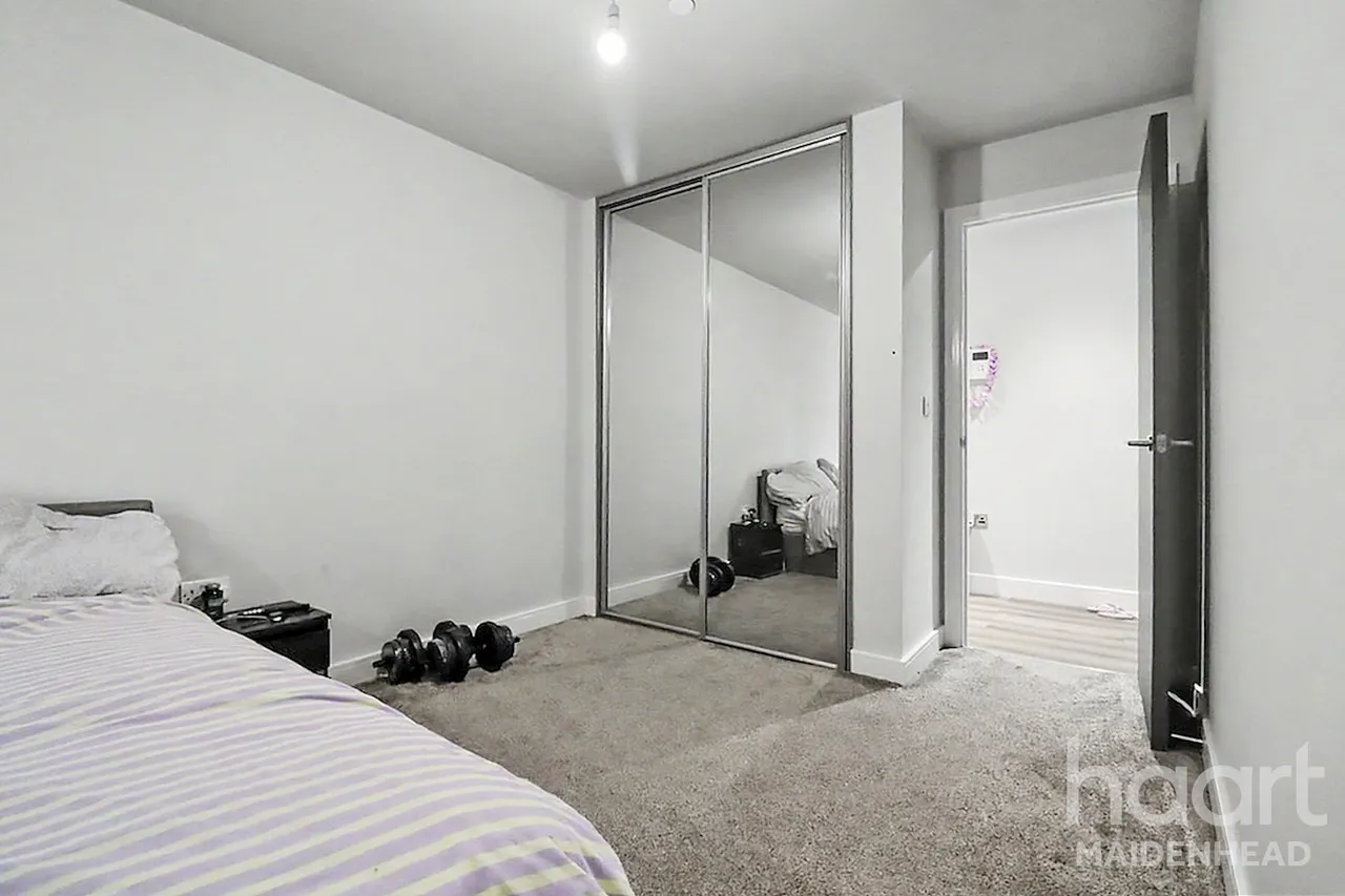 Peterfields Avenue, Slough, SL2, photo 9