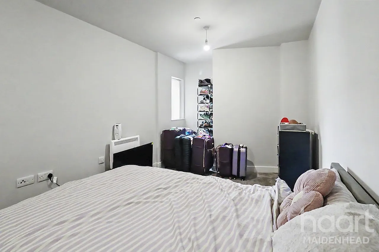 Peterfields Avenue, Slough, SL2, photo 8