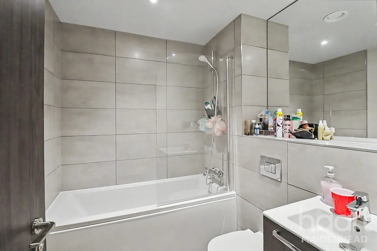 Peterfields Avenue, Slough, SL2, photo 5