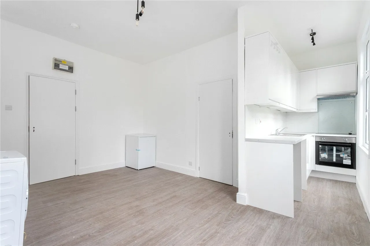 flat to rent — Caledonian Road, London, N7