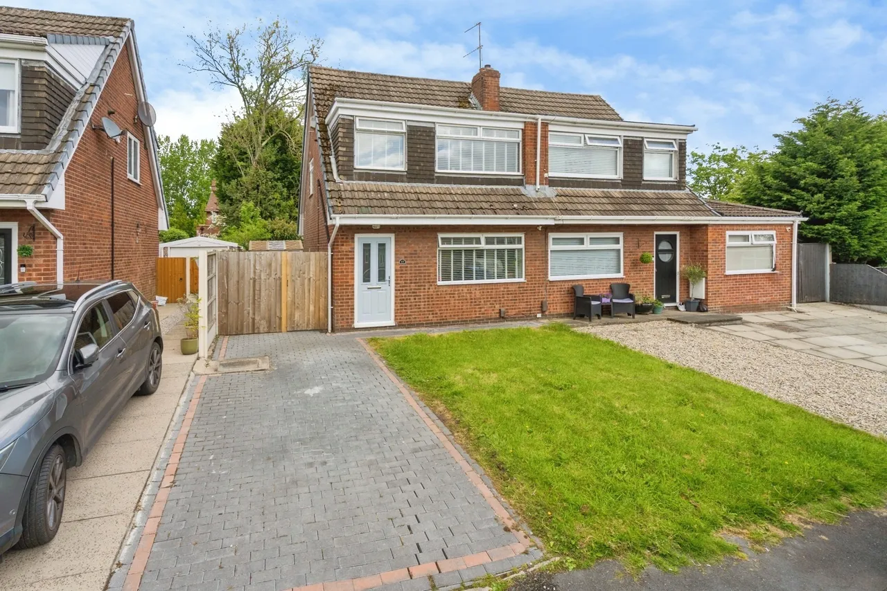 3 bed property for sale, Marlbrook Drive, Westhoughton, BL5