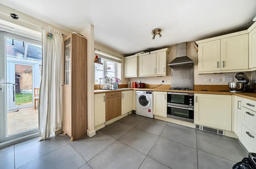 Collier Crescent, Witney, OX28, photo 3