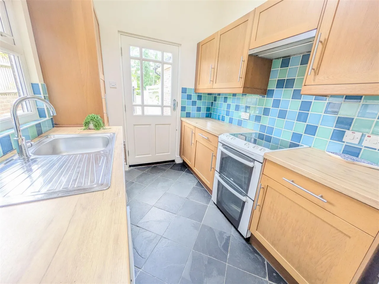 New Road, Ridgewood, Uckfield, TN22 5SX, photo 6