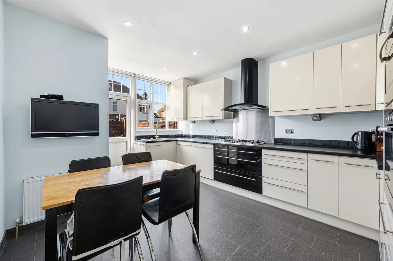 Oakwood Road, West Wimbledon, SW20, photo 4