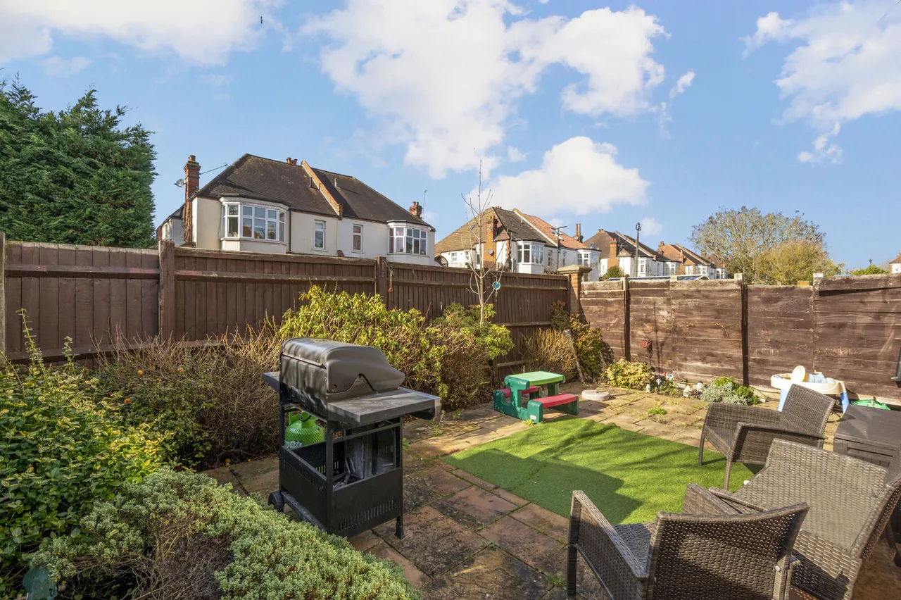 Oakwood Road, West Wimbledon, SW20, photo 3
