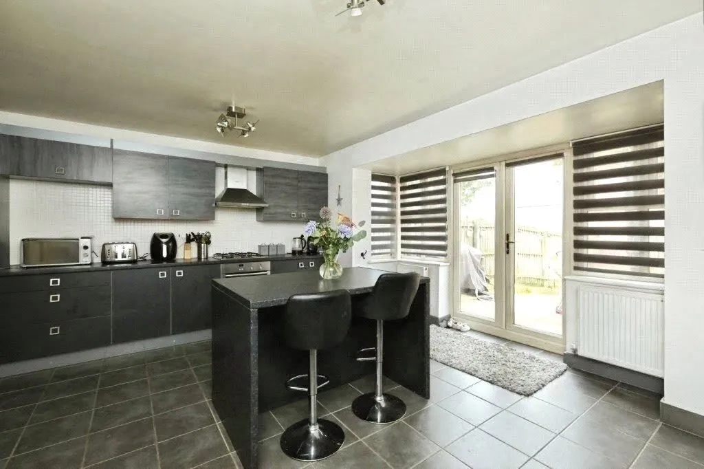 Bridgewater Way, Ravenfield, Rotherham, South Yorkshire, S65, photo 4